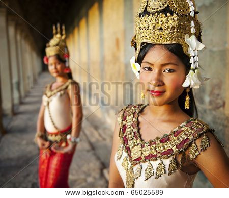 Aspara dancers