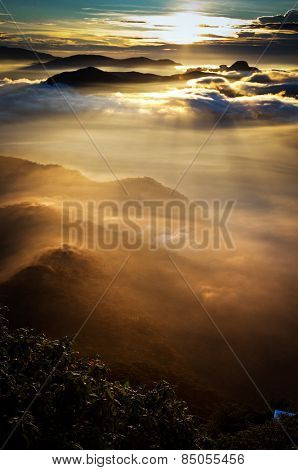 Amazing sunrise seen from Sri Pada