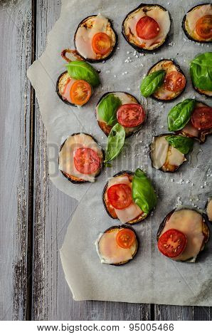 Vegetable Mini Pizza