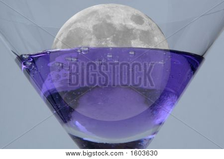 Mond auf das Glas