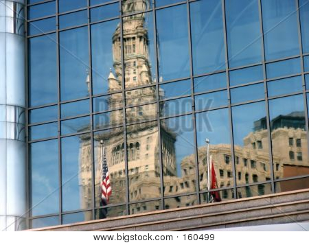 Reflektiert, Gebäude