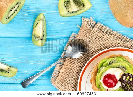 Tart With Kiwi