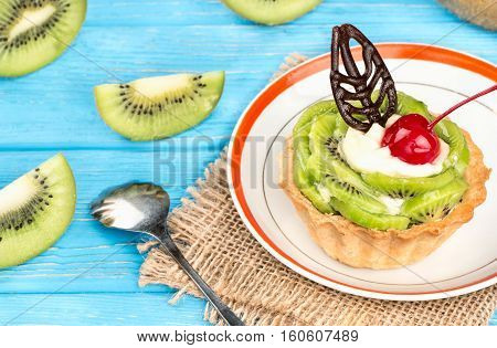 Tart With Kiwi