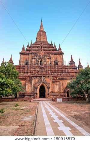 The Sulamani Temple is a Buddhist temple located in the village of Minnanthu (southwest of Bagan) in Myanmar
