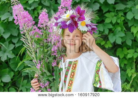 girl, young, hand, wreath, green plant scarf outfit village willow tea health