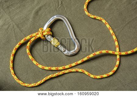 Cow Hitch (girth Hitch).