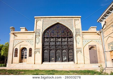 Budova kolem hrobky Aramgah-e Háfiz v Shiraz, Írán