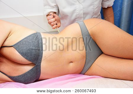 Beauty Injections In The Salon. The Procedure For Skin Tightening And Rejuvenation.