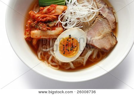 Korece tarzı soğuk noodles