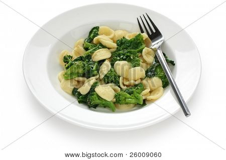 Orecchiette con le cime di rapa, cucina italiana