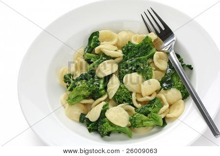 Orecchiette con le cime di rapa, cucina italiana