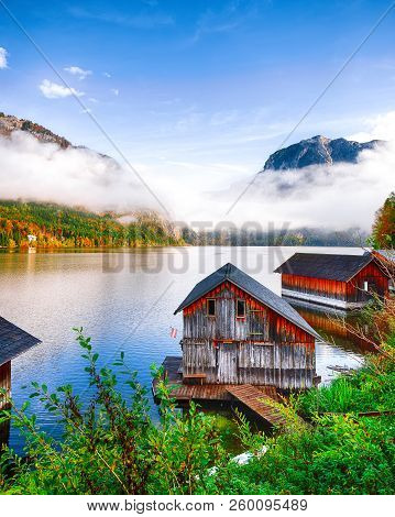 Sunny Morning On The Lake Altausseer See. Sunny Autumn Scene In The Morning. Location: Resort Altaus