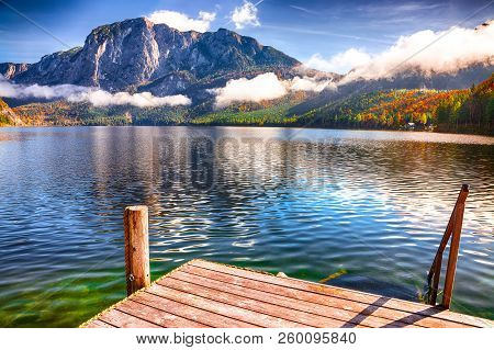 Sunny Morning On The Lake Altausseer See. Sunny Autumn Scene In The Morning. Location: Resort Altaus