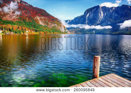Sunny Morning On The Lake Altausseer See. Sunny Autumn Scene In The Morning. Location: Resort Altaus