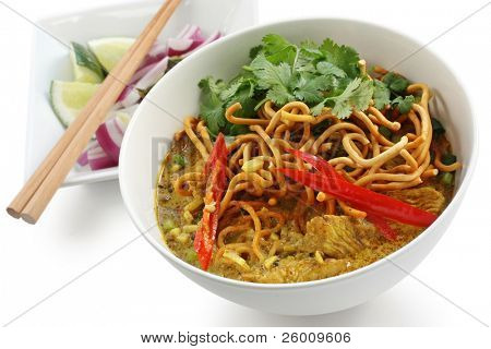 Khao soi, tagliatelle al curry, cibo tailandese