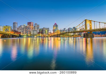 Pittsburgh, Pennsylvania, USA skyline on the Allegheny River.