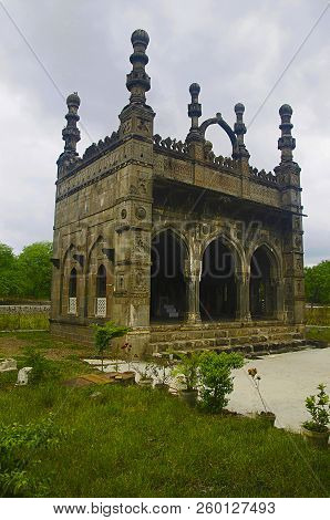 Carved Damadi Masjid, Ahmednagar, Maharashtra State Of India
