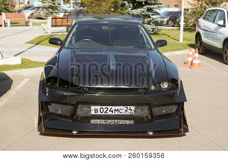 Krasnoyarsk, Russia - September 22, 2018: Exhibition Motor Expo Show Toyota Mark 2 Tuning Weather-cl