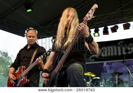 SATU MARE, Rumænien - 28. juni: Sø af tårer udfører på scenen på Samfest rock festival 28 juni 2008 
