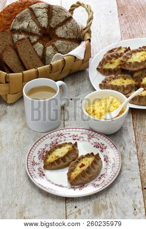 karjalanpiirakka ja munavoi, karelian pie and egg butter, finnish food, finland breakfast