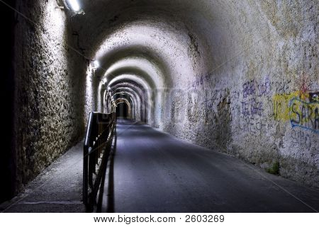 Tunnel