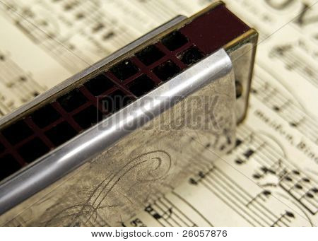 stará harmonika hudebnin