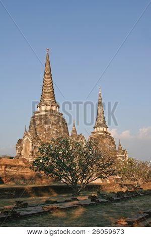 โบราณสถานเก่ากำแพงเมืองของเจริญ เมืองหลวงเก่าของประเทศไทย