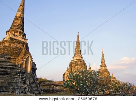 โบราณสถานเก่ากำแพงเมืองของเจริญ เมืองหลวงเก่าของประเทศไทย