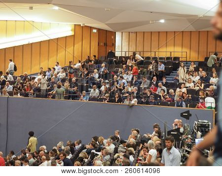 Palazzo Della Cultura E Dei Congressi In Bologna