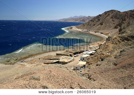 Célèbre site de plongée - Blue Hole en Egypte, où plus de 100 plongeurs est mort