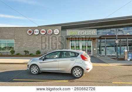 Ontario, Canad - July 12, 2018: Onroute Service And Building. Onroute Is A Canadian Service Company 