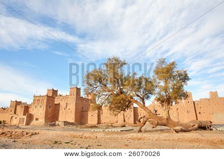 Kasbah marocchina in montagne dell'Atlante