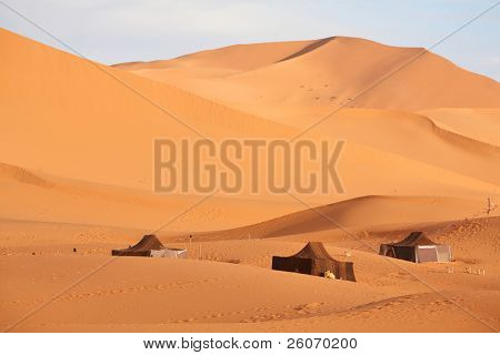 Nomad (berberská) stany na Sahaře
