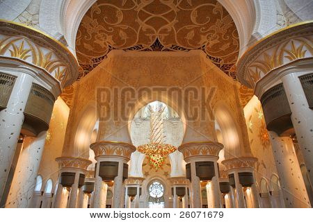 Decoração de Mesquita Sheikh Zayed e maior no lustre do mundo. Abu Dhabi, United Arab Emirat