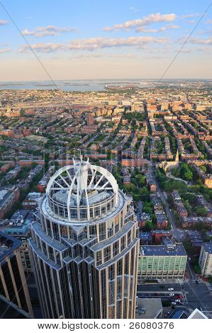 BOSTON, MA - JUN 20: Obezřetnostního věž s panorama na června 20, 2011 v Bostonu, Massachusetts. P