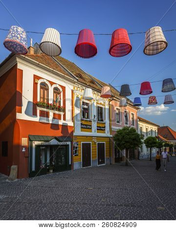 Szentendre, Hungary - August 17, 2018: Shops In The Main Street Of The Old Town Of Szentendre In Hun