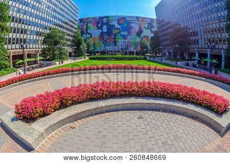 Crystal City, Arlington, Usa - September 6, 2018: An Urban Neighborhood Of South Of Downtown Washing