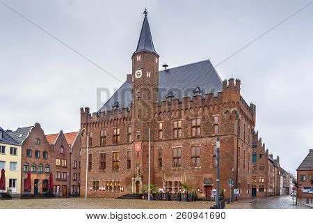 Town Hall (rathhaus) On Market Square In Kalkar, Germany