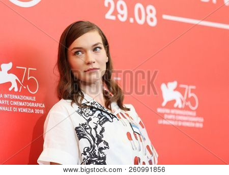 Hannah Gross attends 'The Mountain' photocall during the 75th Venice Film Festival at Sala Casino on August 30, 2018 in Venice, Italy. 