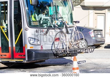 Muni Bus With Bike Rack Along Lombard Road, San Francisco California Usa, March 31, 2020