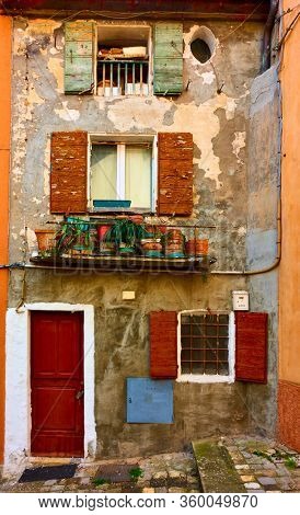 Old shabby house in Santarcangelo di Romagna town, Emilia-Romagna, Italy        