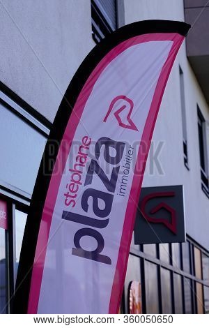 Bordeaux , Aquitaine / France - 11 13 2019 : Stephane Plazza Sign Logo Real Estate Agency Buying Sel