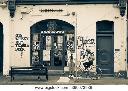 Melbourne Australia - March 13 2020; Split Toned Old-fashioned Style Image People, Yougn Woman On Mo