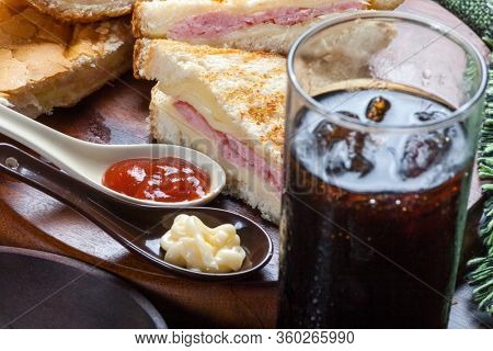 hot mixed sandwich with cola soda