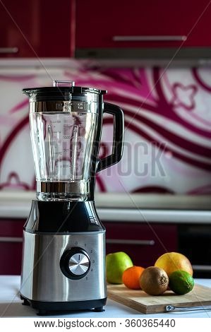 Convenient Metal Mixer For Cooking And Cocktails.