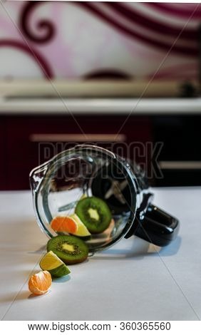 Convenient Metal Mixer For Cooking And Cocktails.