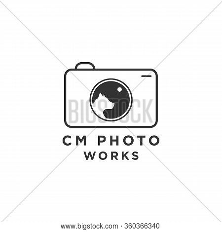 Camera Logo With A Picture Of Negative Space A Dog