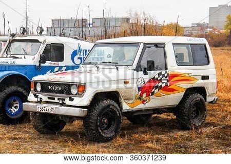 Novyy Urengoy, Russia - September 19, 2015: Off-road Vehicle Toyota Land Cruiser Light 70 Competes I