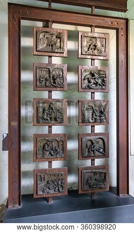 Verona, Italy, September 26, 2015 : Exhibit In The Place Called Juliet Tomb - Tomba Di Giulietta In 