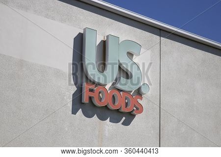 Fishers - Circa April 2020: Us Foods Foodservice Distributor. Us Foods Standardized Labels That Clea